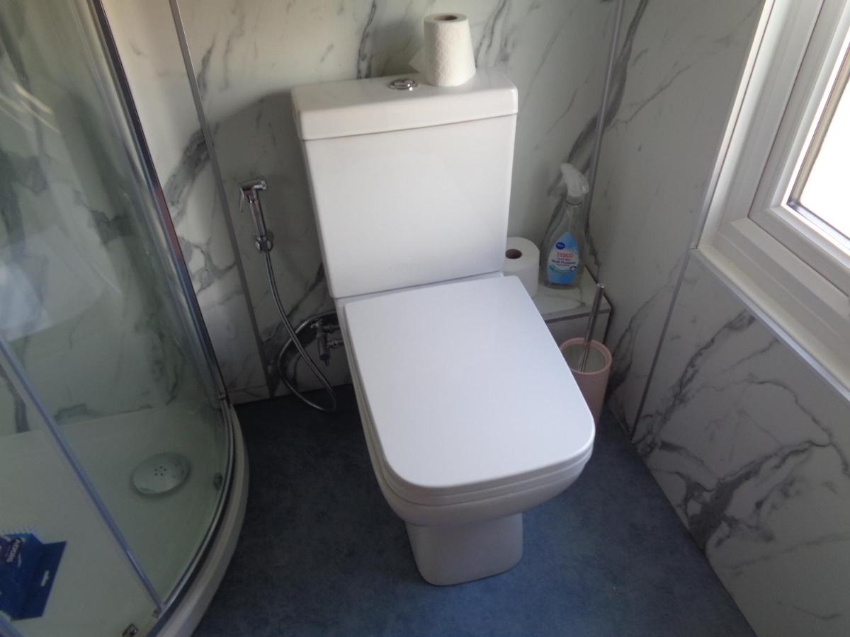 Pink Room Double en suite - Cambridgeshire - Housity