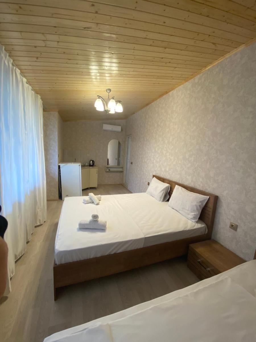 Khazri Qonaq evi / Guest House - Housity