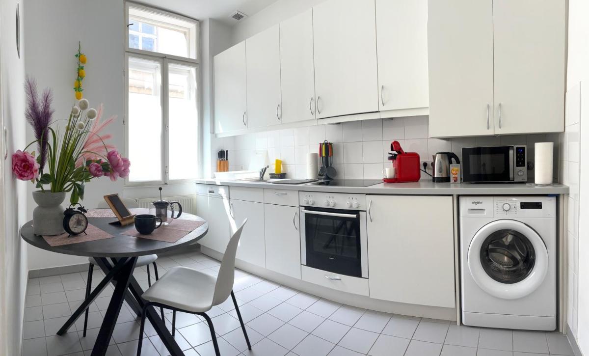 Central Mariahilfer Apartment 5 min to the Schönbrunn Palace and City shopping center - Housity