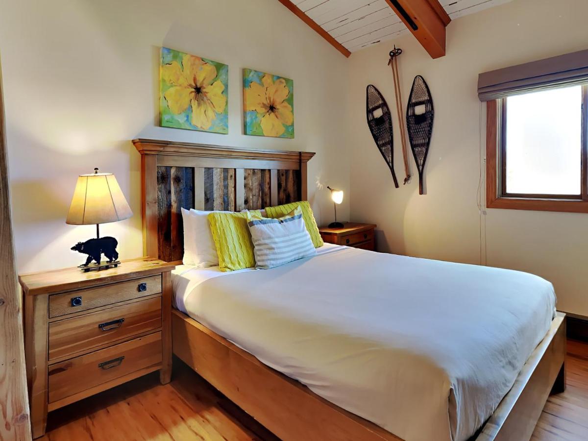 Timberline Condominiums 2 Bedroom plus Loft 3 Bath Deluxe Unit C3D - Housity