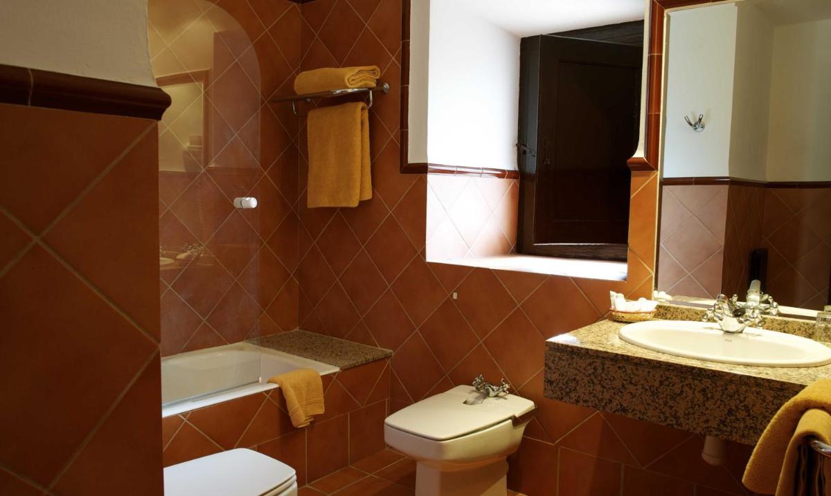 Un baño de Monasterio De Piedra