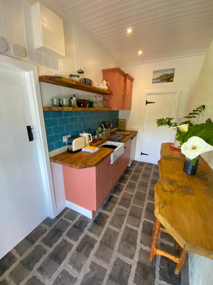 Unique Old Stone Cottage - Housity