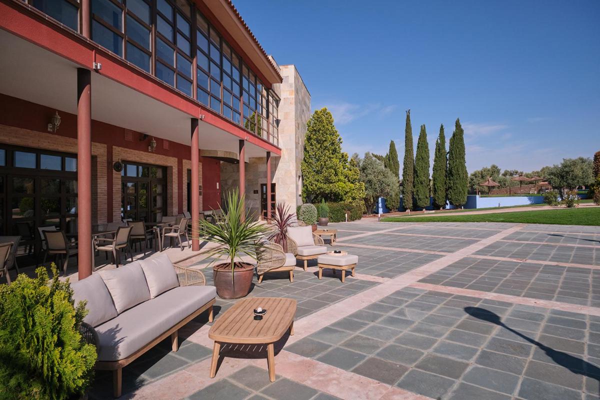 Hotel Spa Villa Nazules - Housity