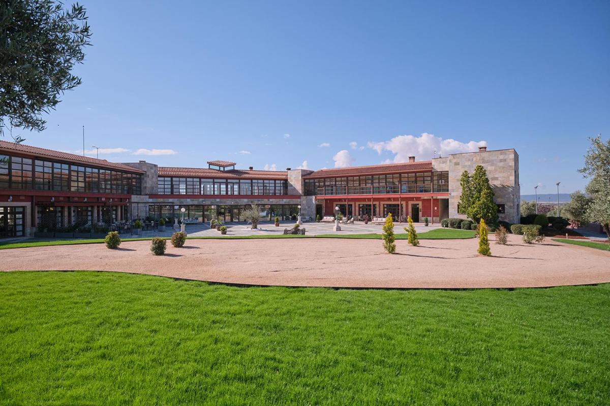 Jardín al aire libre en Hotel Spa Villa Nazules