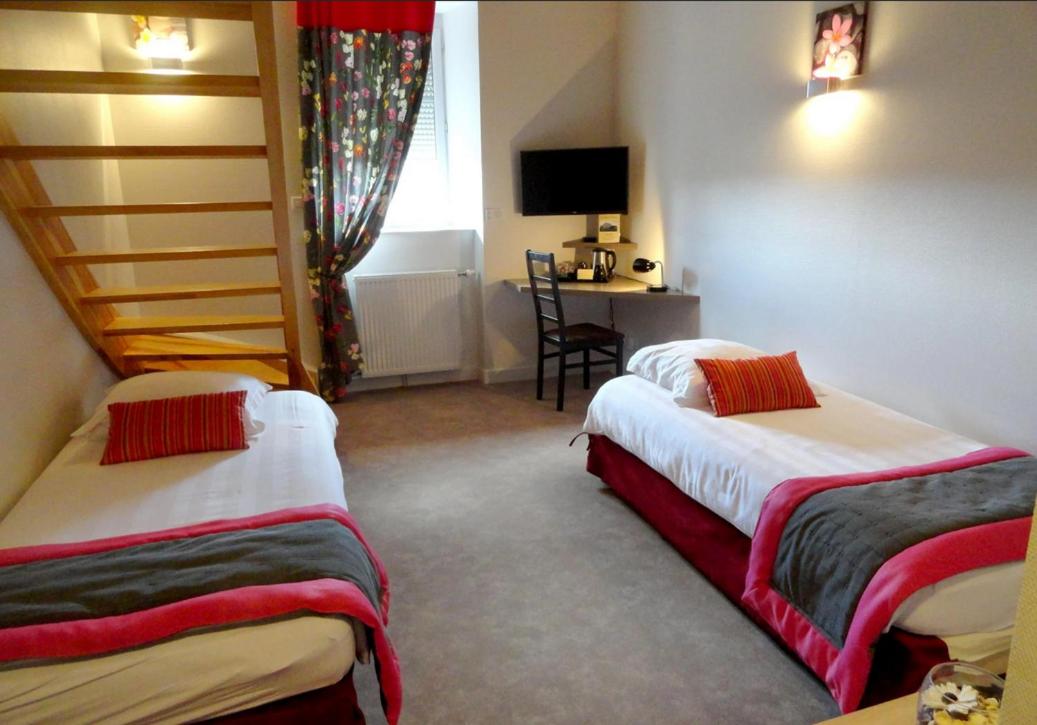 Logis Hotel Restaurant La Croisée des Chemins - Housity