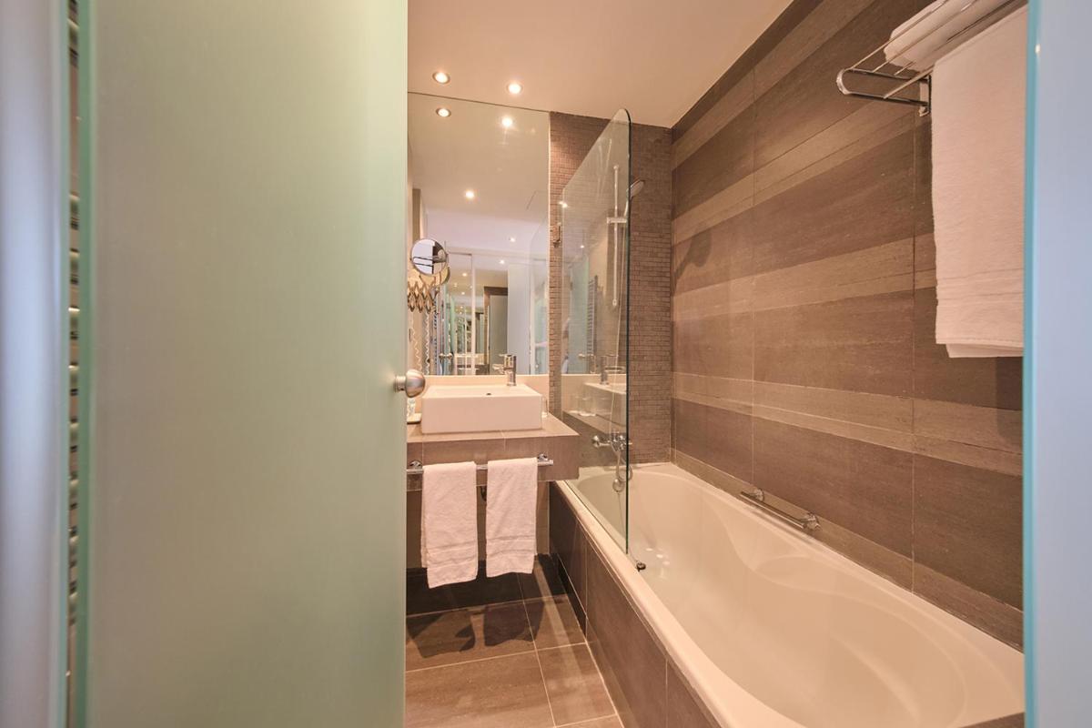 Un baño de Hotel Spa Villa Nazules
