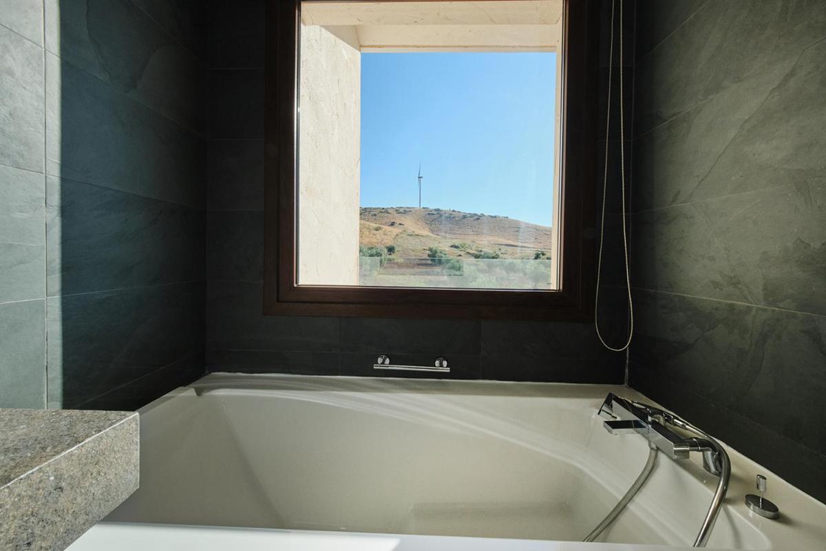 Un baño de Hotel Spa Villa Nazules