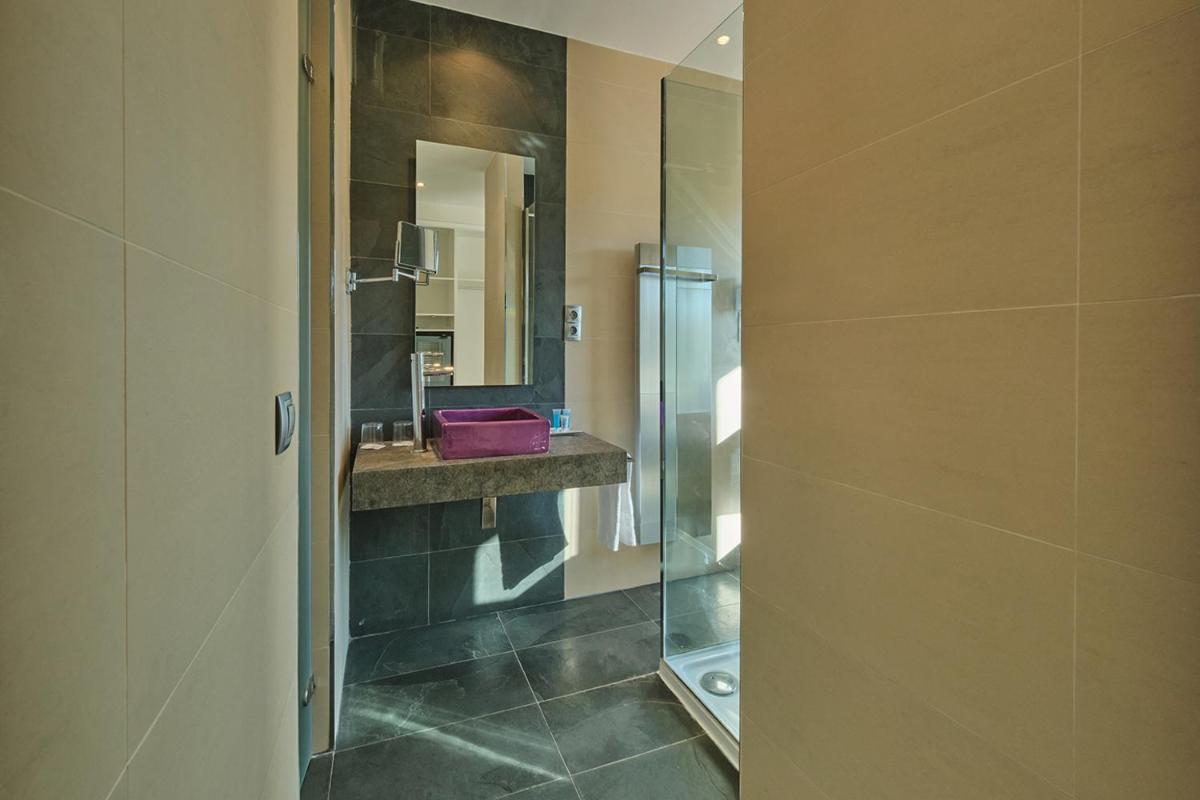 Un baño de Hotel Spa Villa Nazules