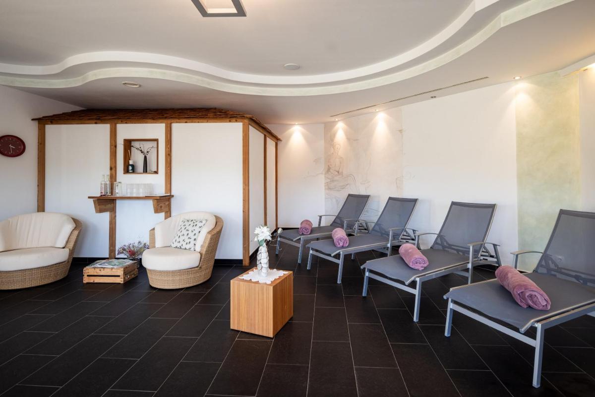 Garni Jasmin - Housity
