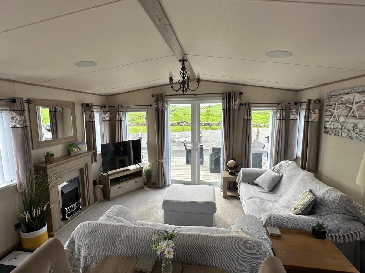 Luxury Lake District Holiday Lodge-Sleeps 4 - Housity
