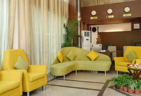 Srinivas Saffron Hotel - Housity