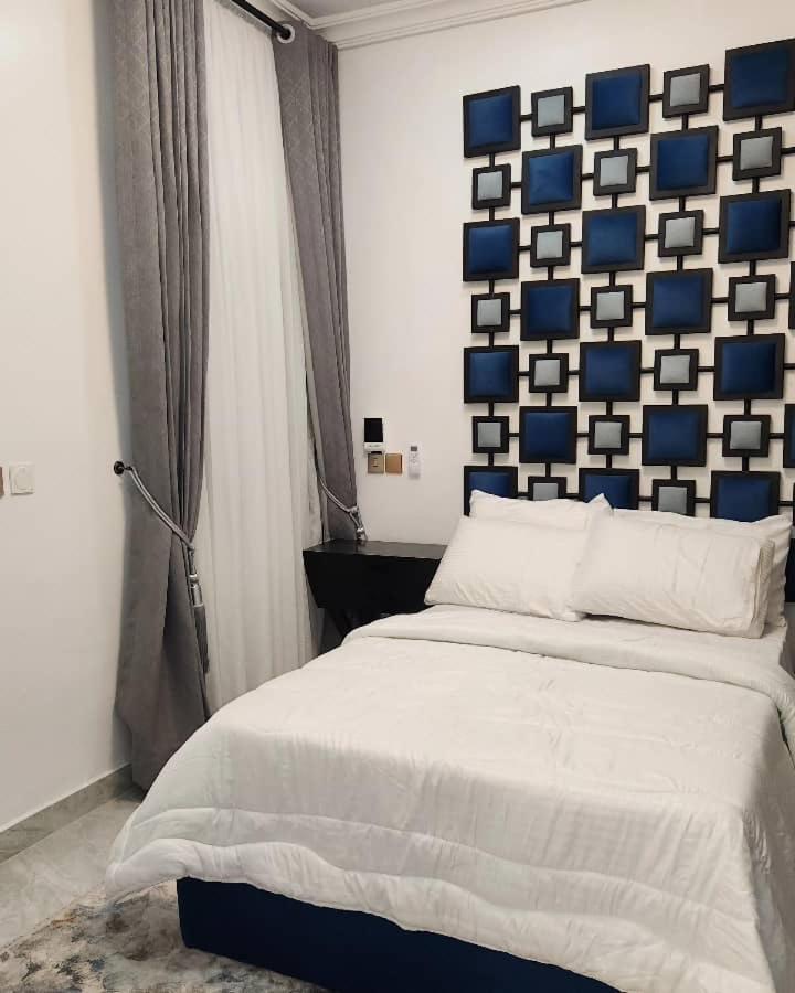 Cozy 1 bedroom apartment Ikeja 10 mins to the airport - Housity