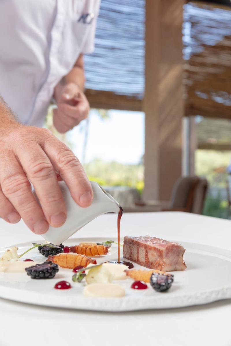 Comida en o cerca de este hotel