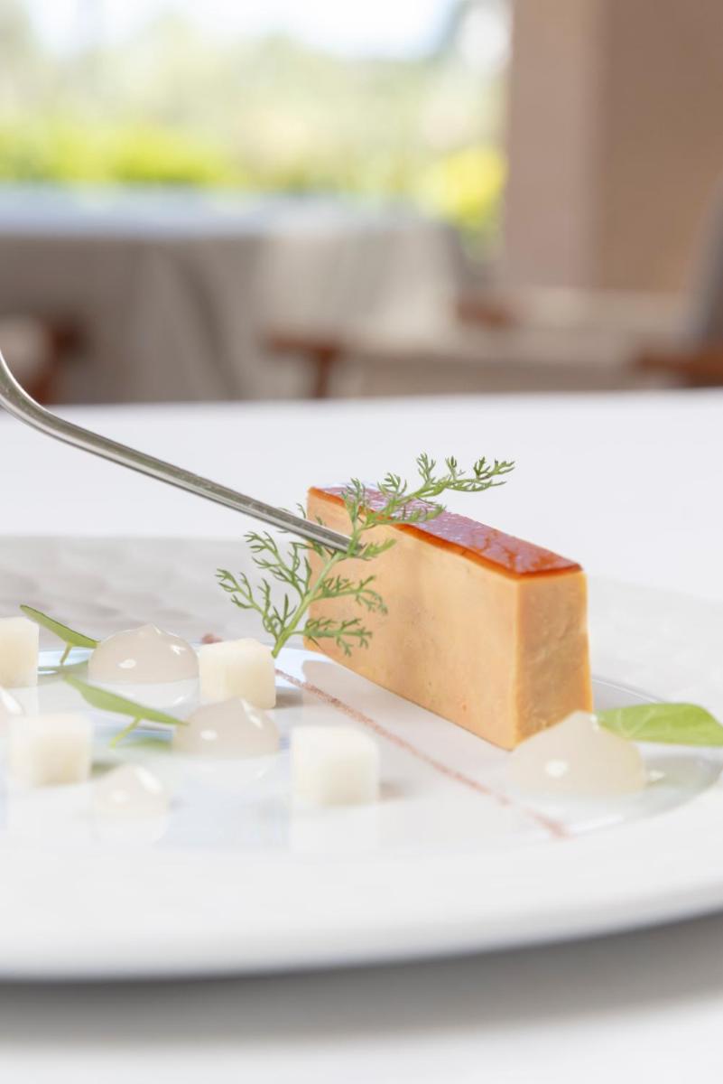 Comida en o cerca de este hotel