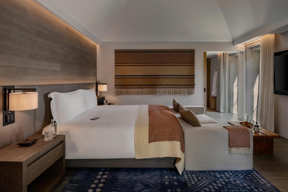 Uma cama ou camas num quarto em Six Senses Douro Valley