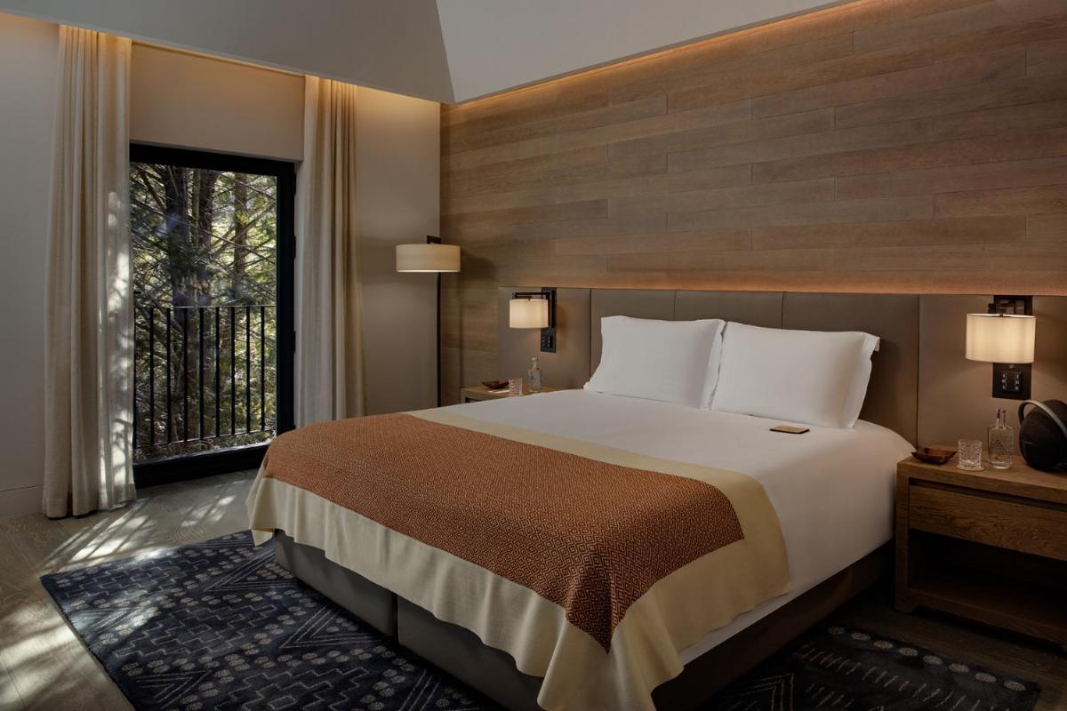 Uma cama ou camas num quarto em Six Senses Douro Valley