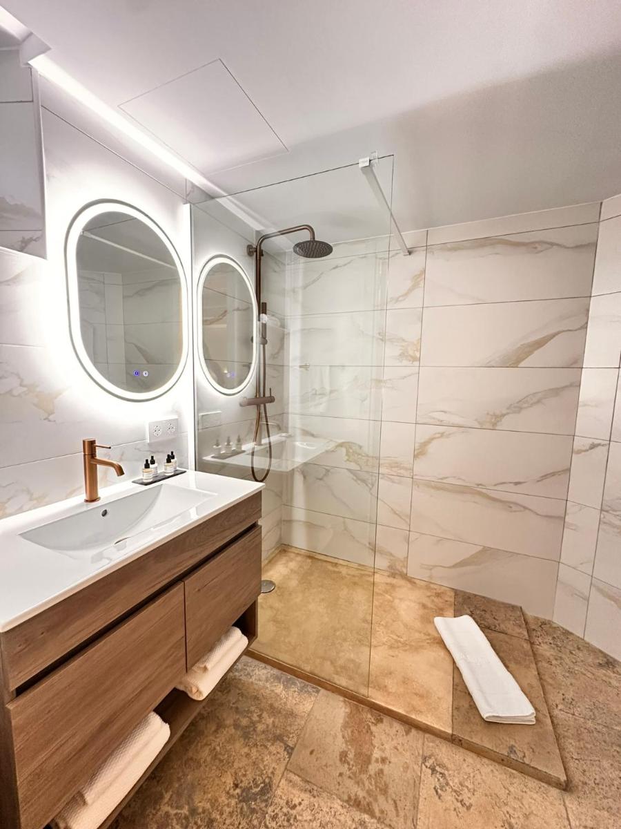 Un baño de Boutique Hotel Comtal Empuries