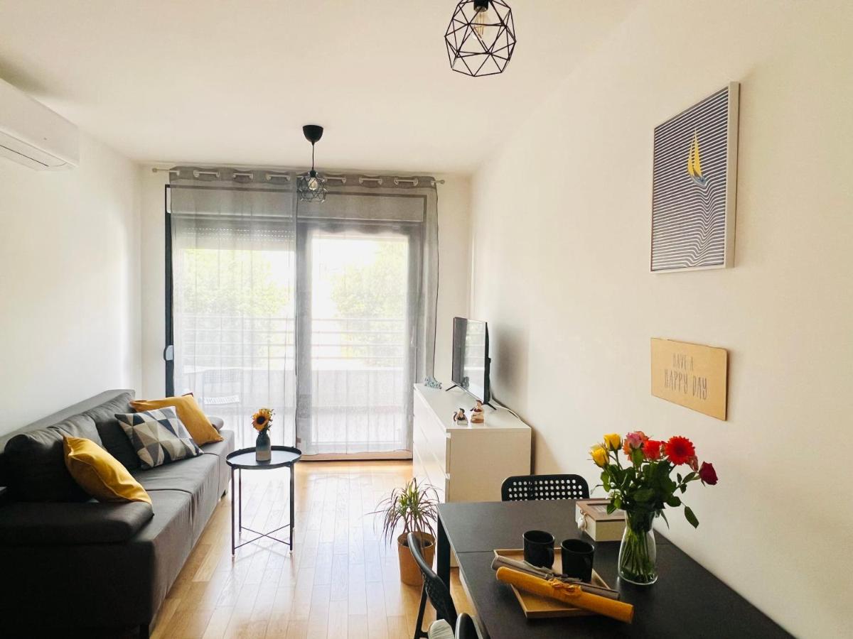 Almond 1 - Free Parking - Housity