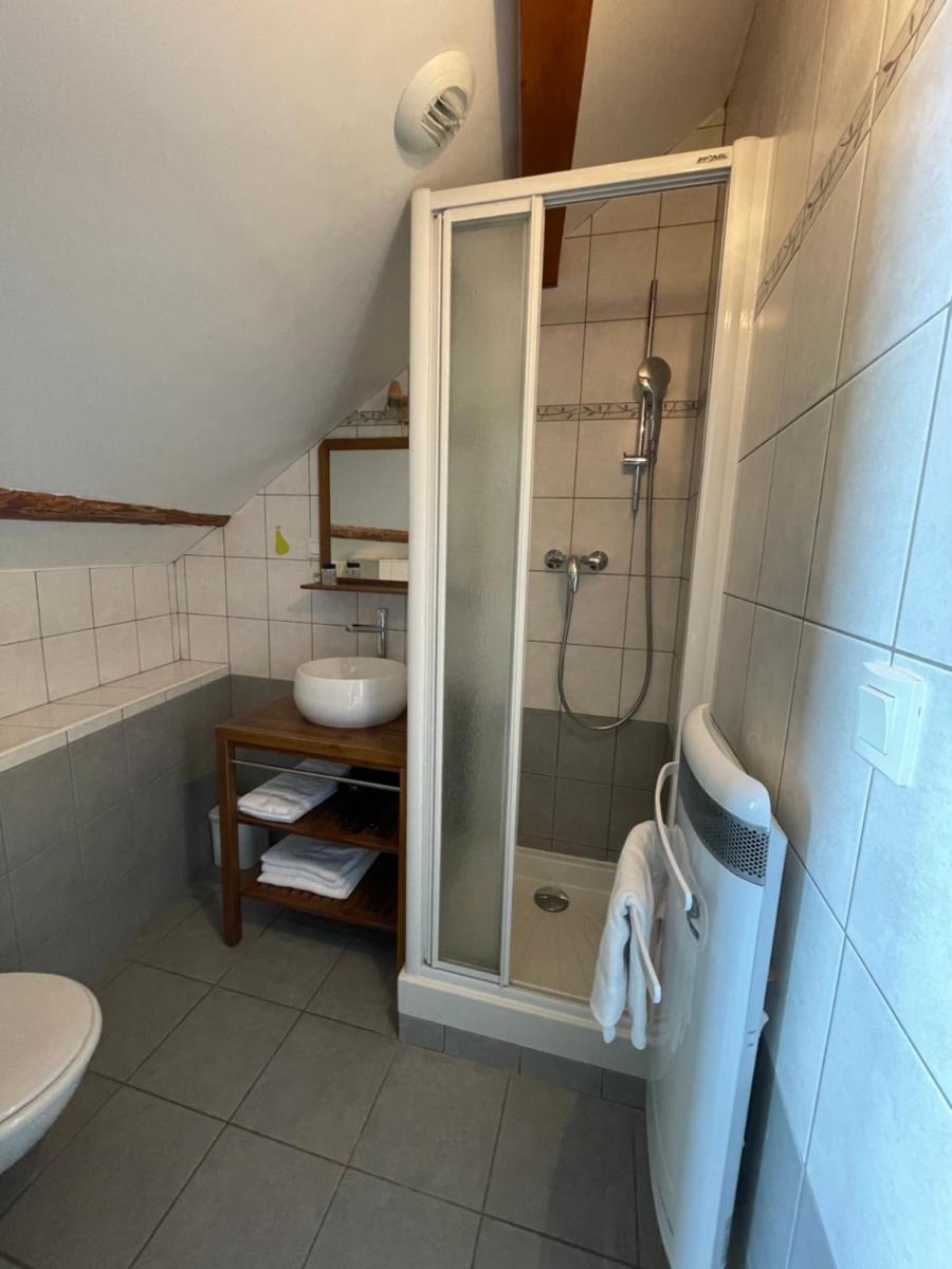 Auberge La Ferme De Ferrières - Housity