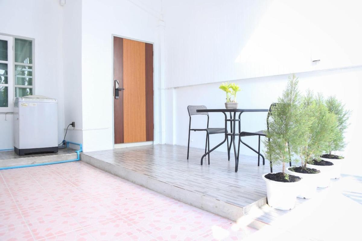 Home Sawasdee 2, ใกล้Safari world - Housity