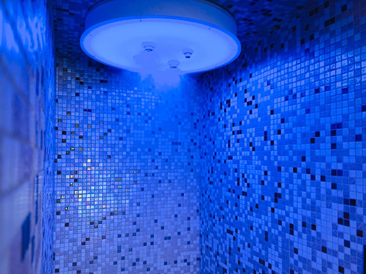 Salle de bains dans l'établissement Relais et Châteaux Thalasso & Spa Ile de la Lagune