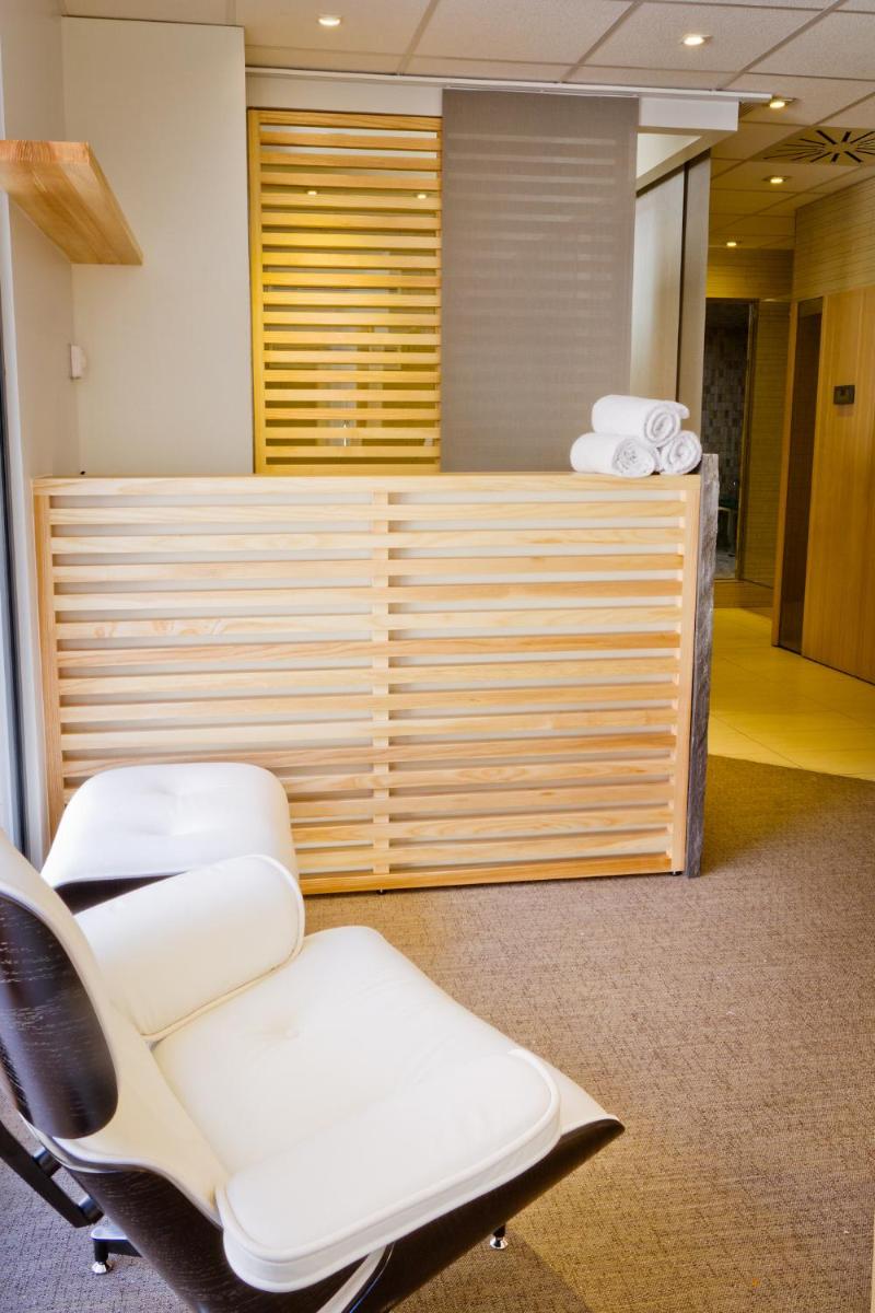 Coin salon dans l'établissement Hôtel et Spa La Villa K - Basel Airport