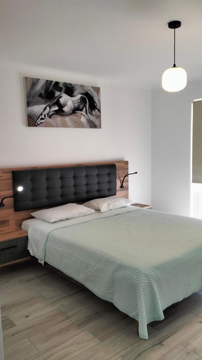 Paradise Breeze - Housity