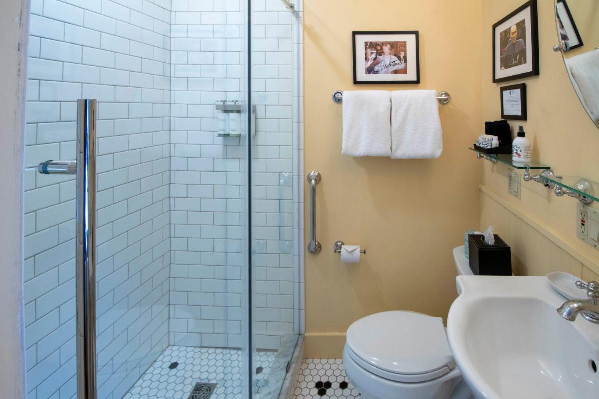 Swift House Inn - Housity