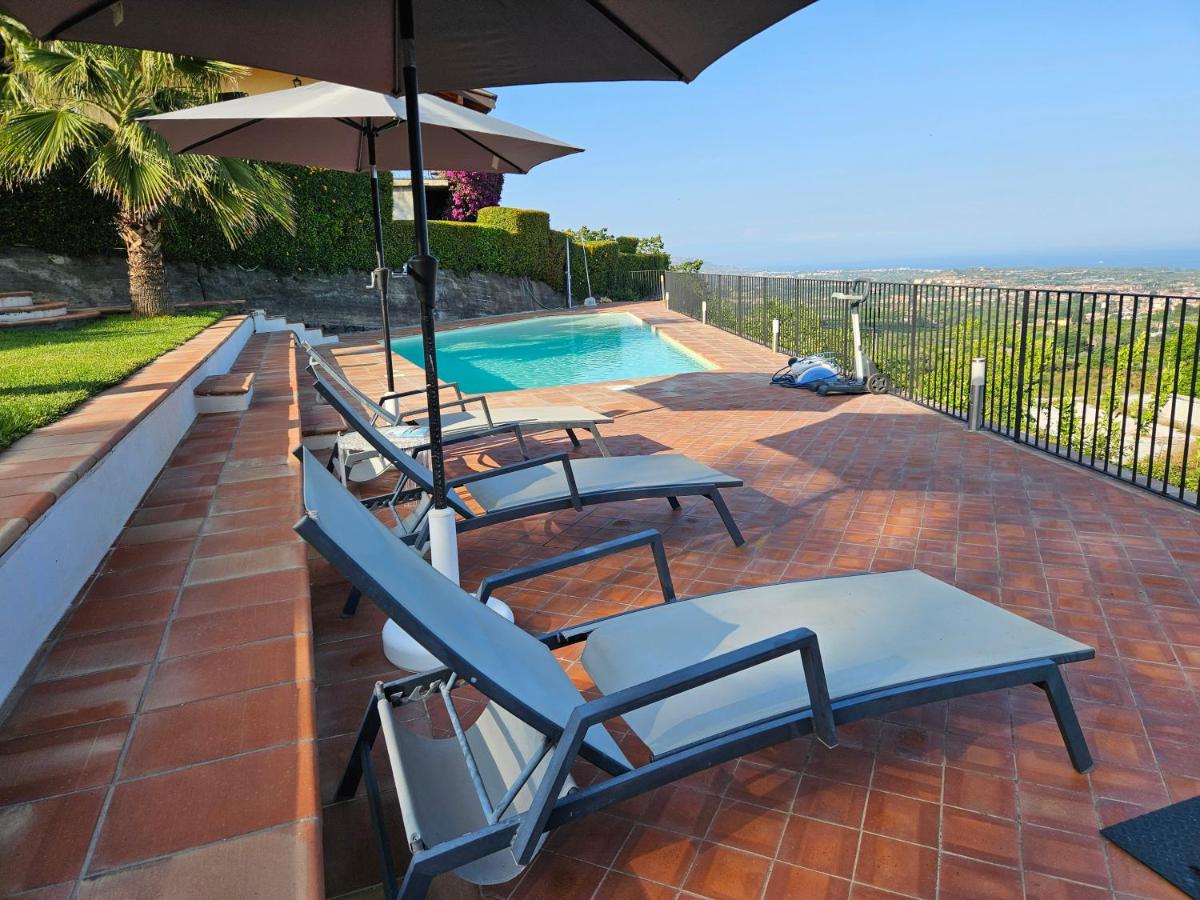 Open Land Holiday House - Housity