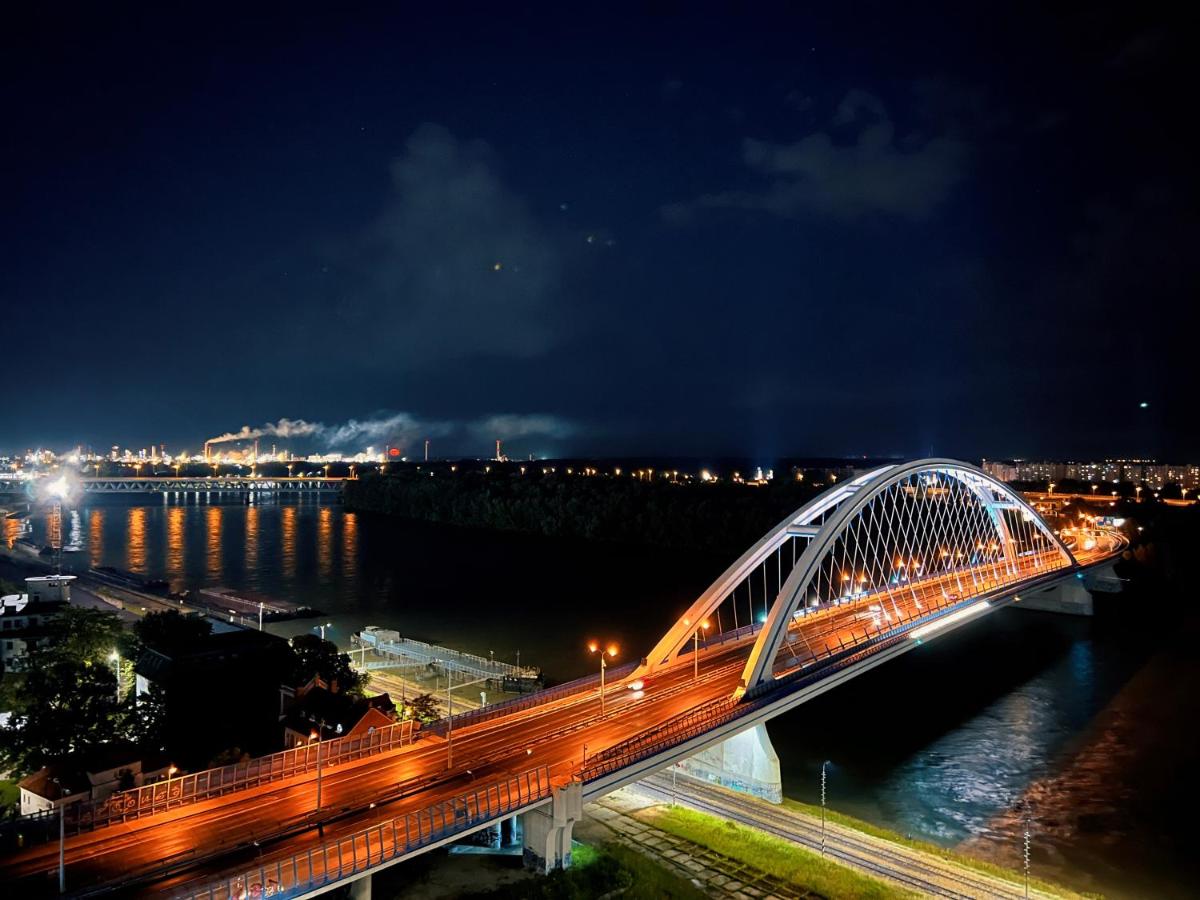 Danube river front, SKYSCRAPER Bratislava - Housity
