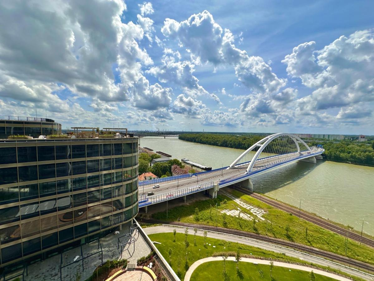 Danube river front, SKYSCRAPER Bratislava - Housity