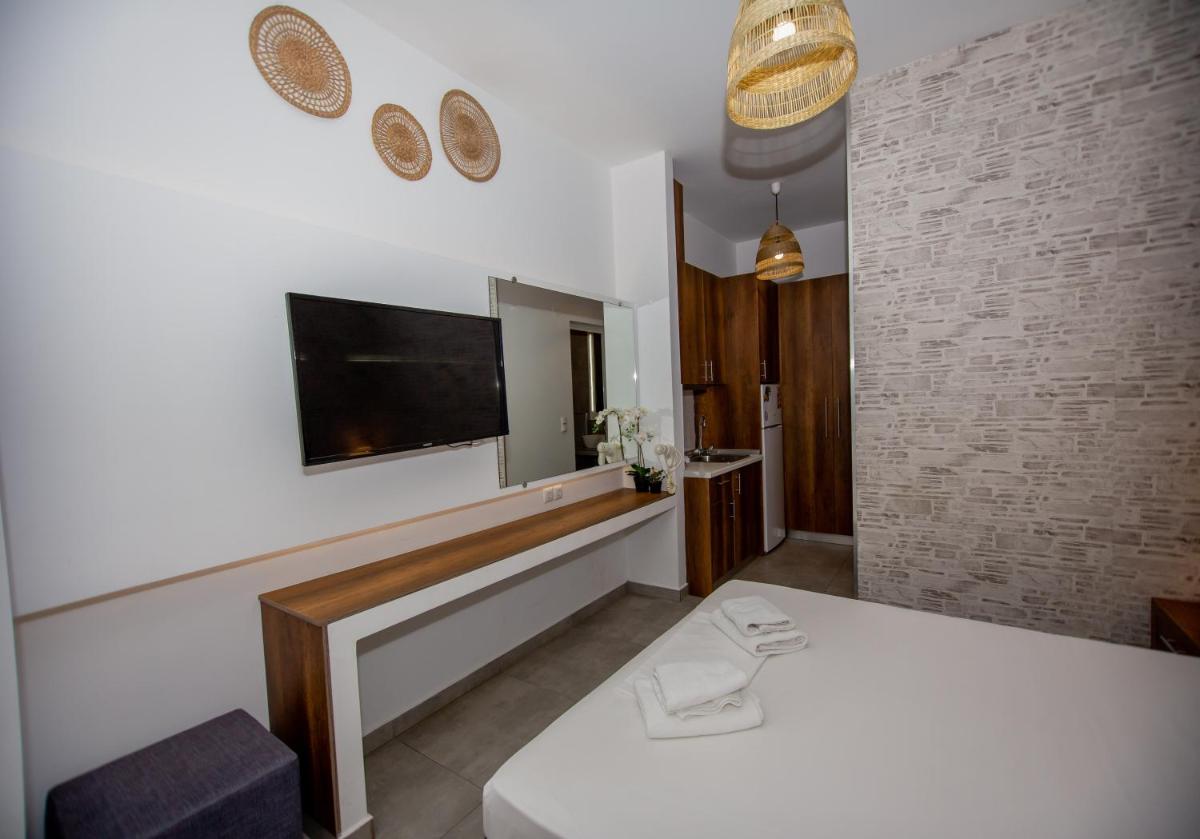 Sophia seaview suites & restaurant - Housity