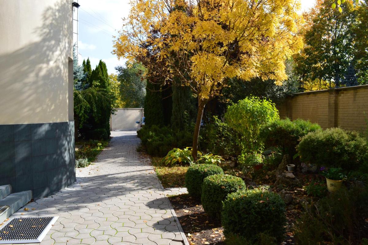 Mini Chisinau Hotel - Housity