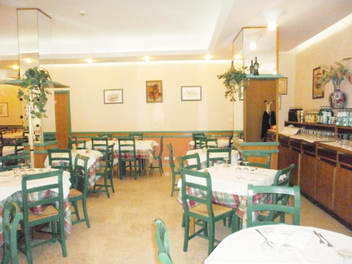 Hotel Manzoni - Housity