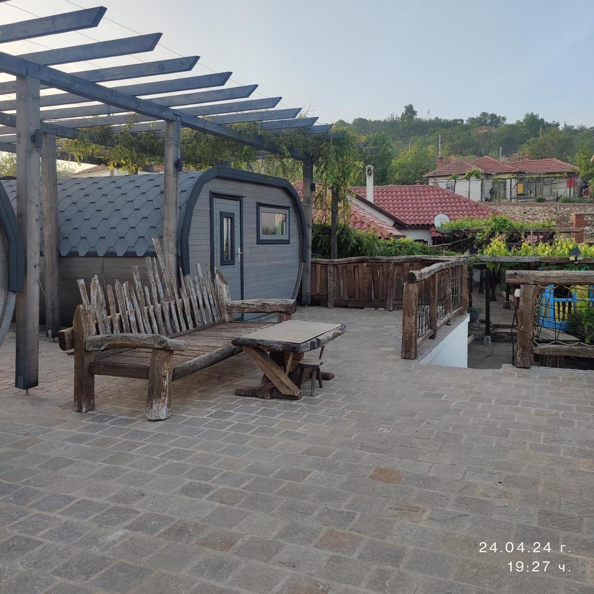 Namaste къща в село Камилски дол - Housity