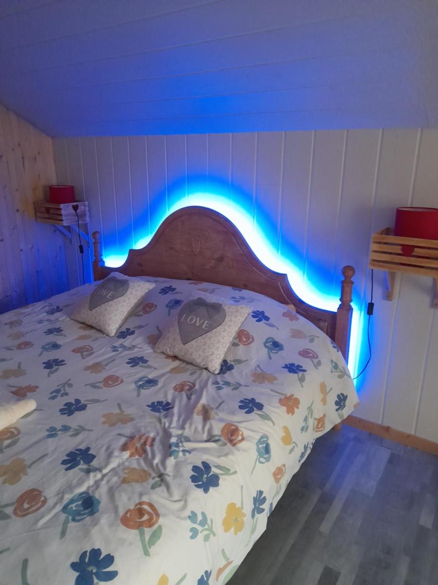 Gîte de charme avec jacuzzi étang babyfoot et rivière - Housity