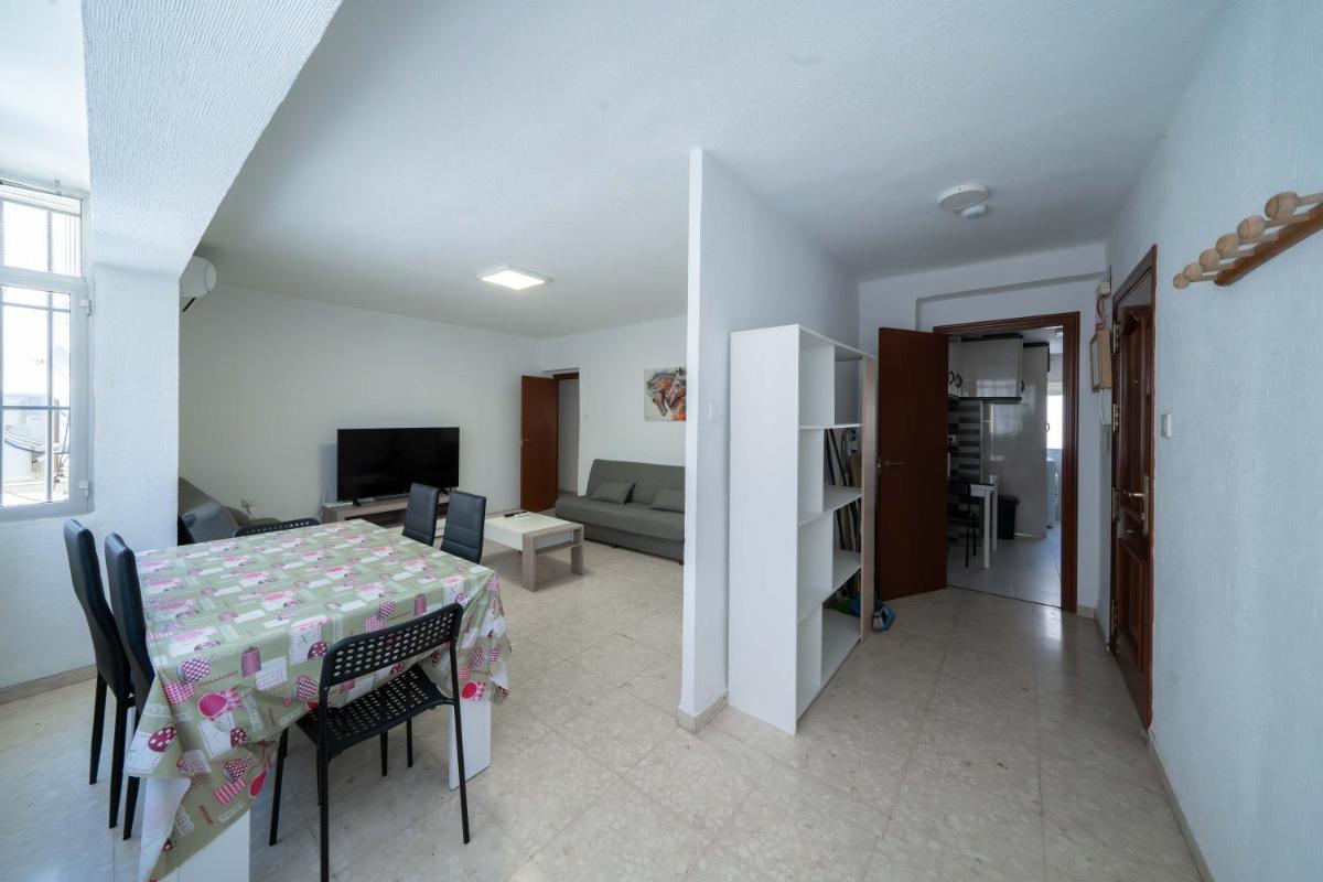 Amplio apartamento cerca de la playa by Almeria2stay - Housity