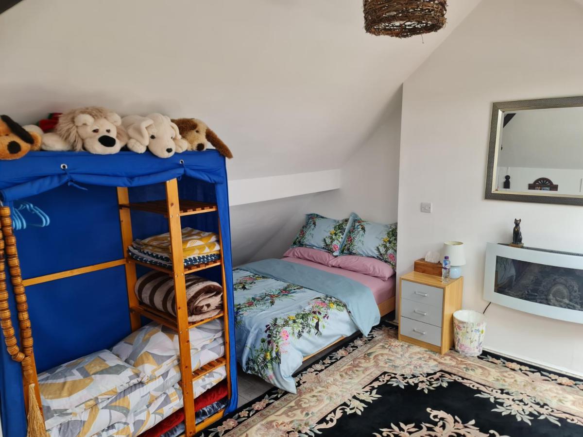 Large private room in Biddulph-Stoke On Trent - Housity