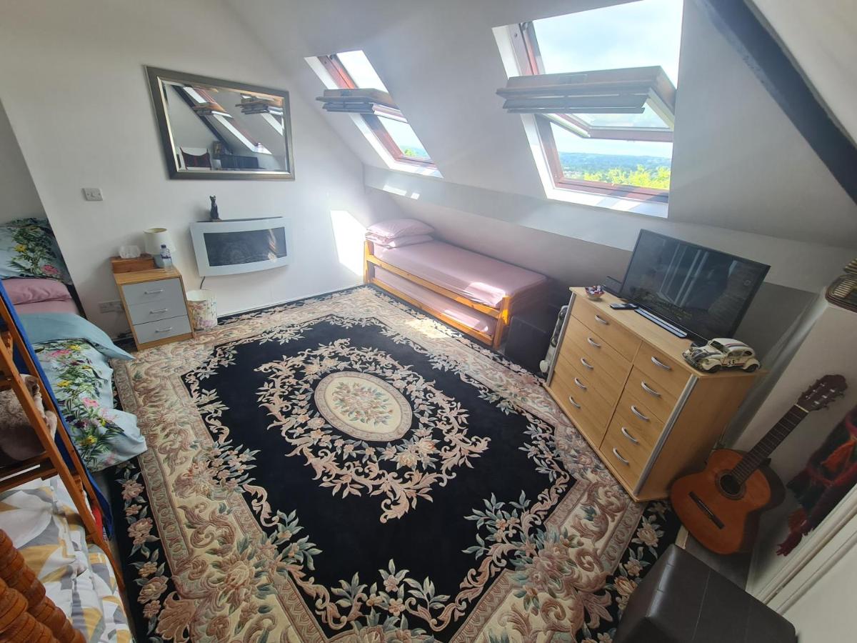 Large private room in Biddulph-Stoke On Trent - Housity