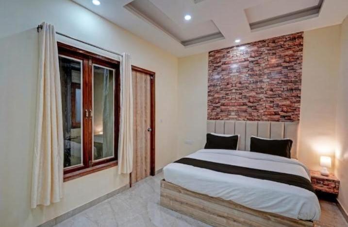 Suitetrails - Shourya Hotel And Banquet