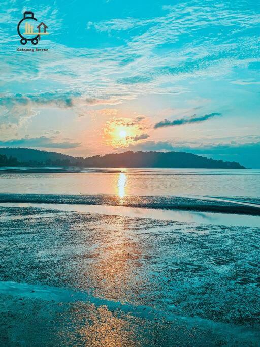 1 min to Seaview & Sunrise Heart of Kuantan - Housity