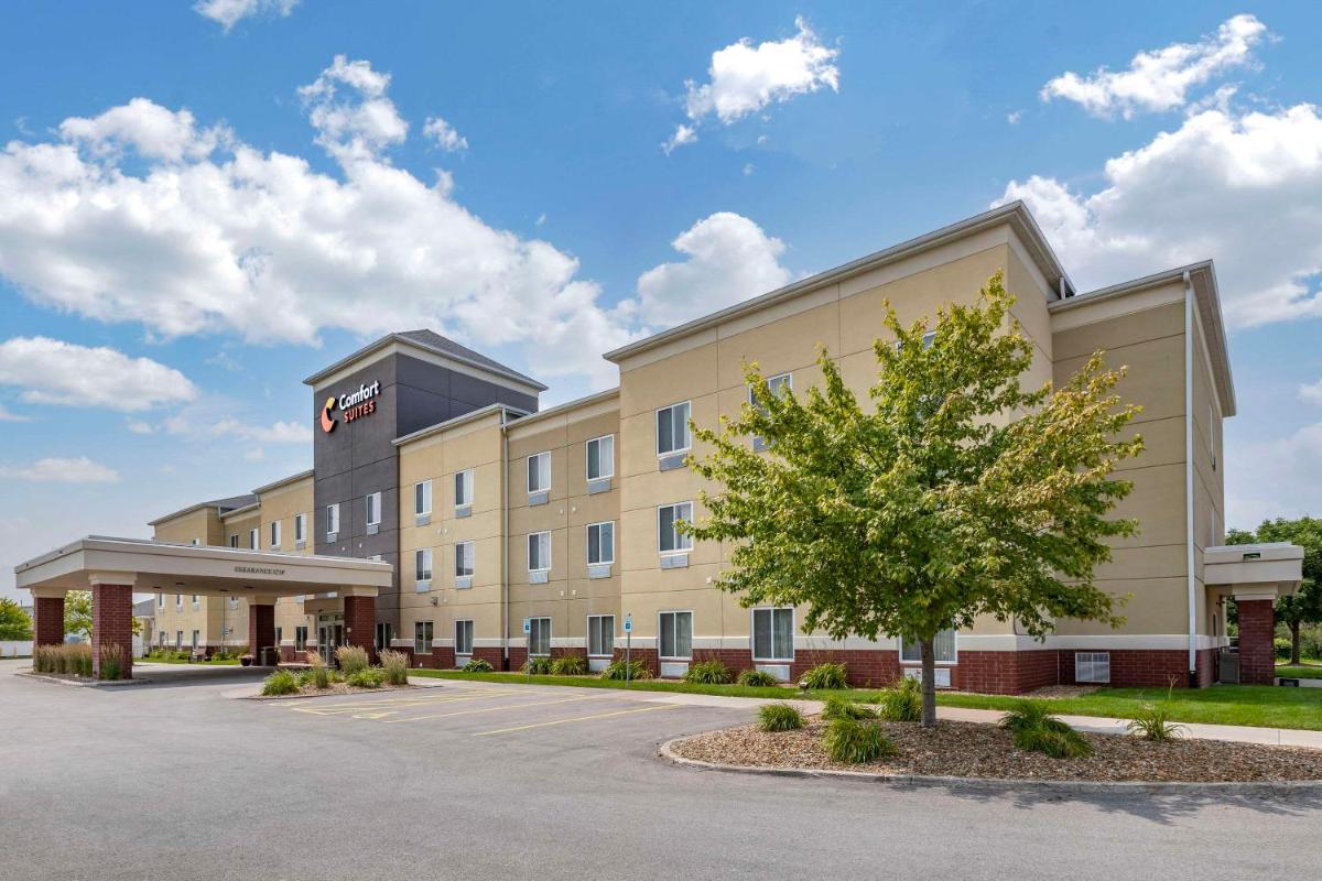 Comfort Suites Coralville I-80 - Housity