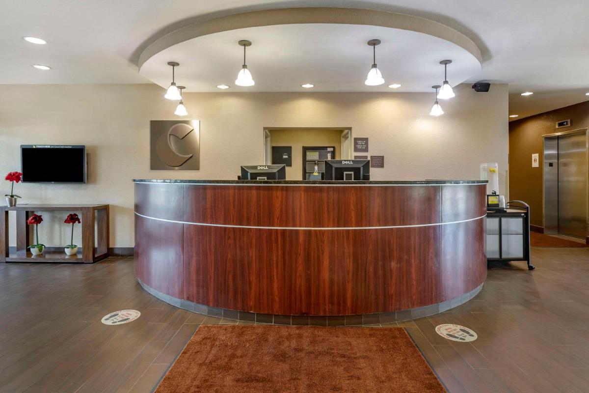 Comfort Suites Coralville I-80 - Housity