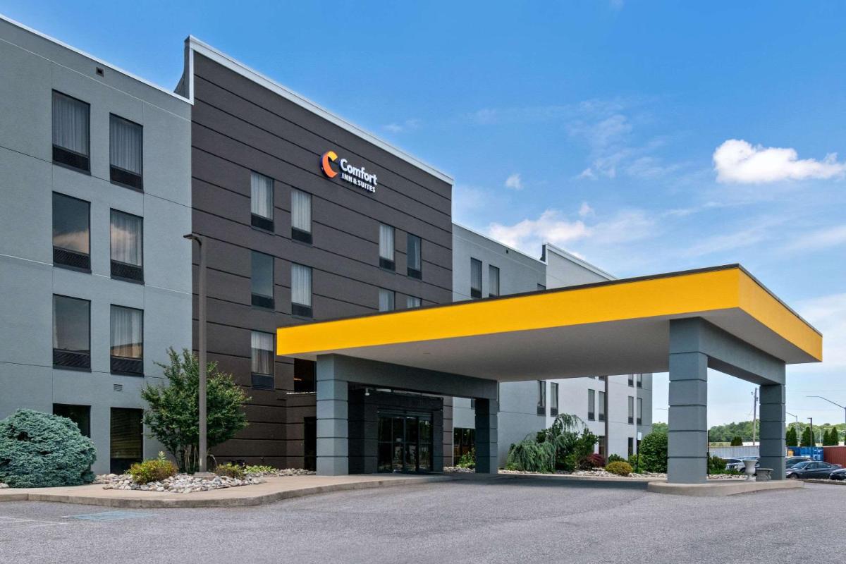 Comfort Inn & Suites - Housity
