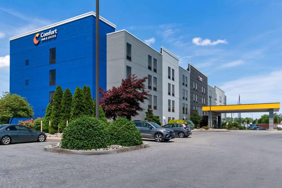 Comfort Inn & Suites - Housity
