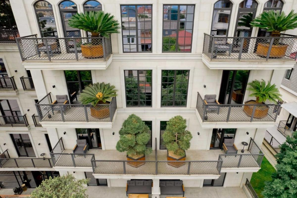 Mandarin Club House - Housity