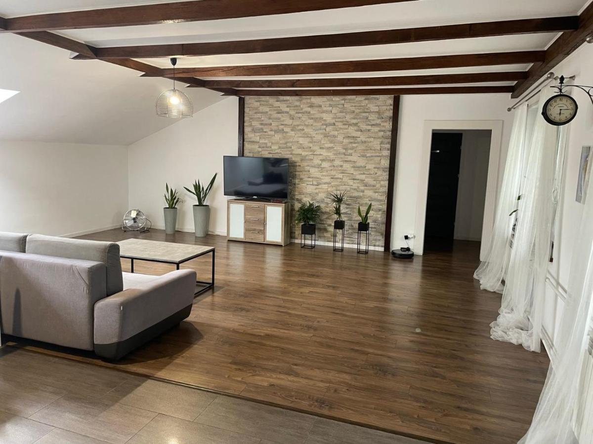 Pokoje w miasteczku przy Puszczy Bialowieskiej - Housity