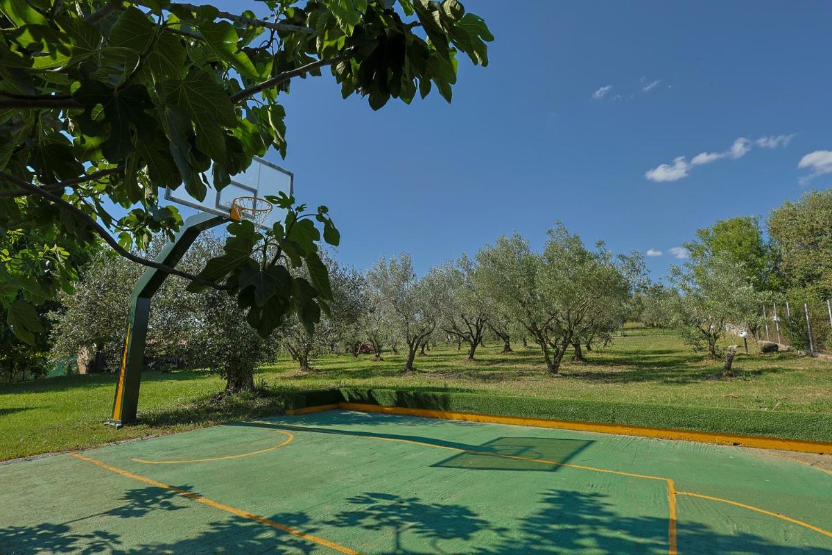 ZeusPlace Traditional Villa Peponi - Housity