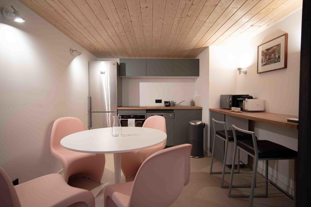 Apartment with mezzanine near the train station - Housity