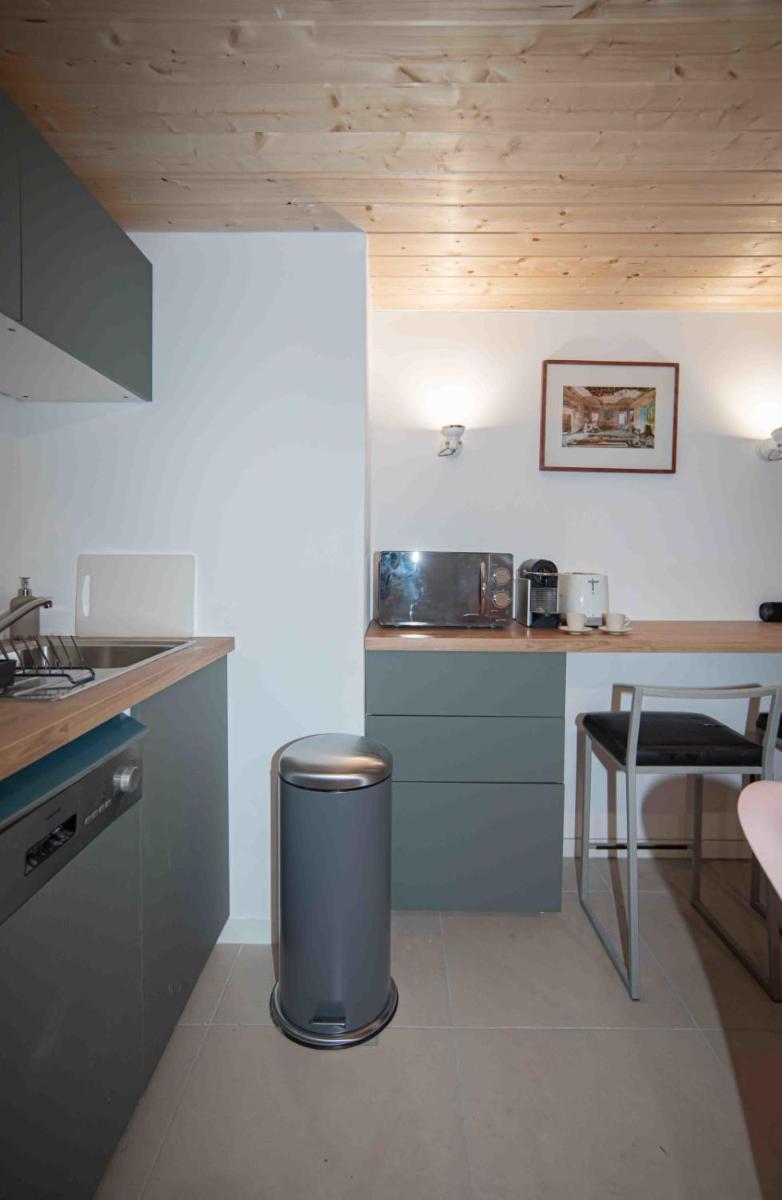 Apartment with mezzanine near the train station - Housity